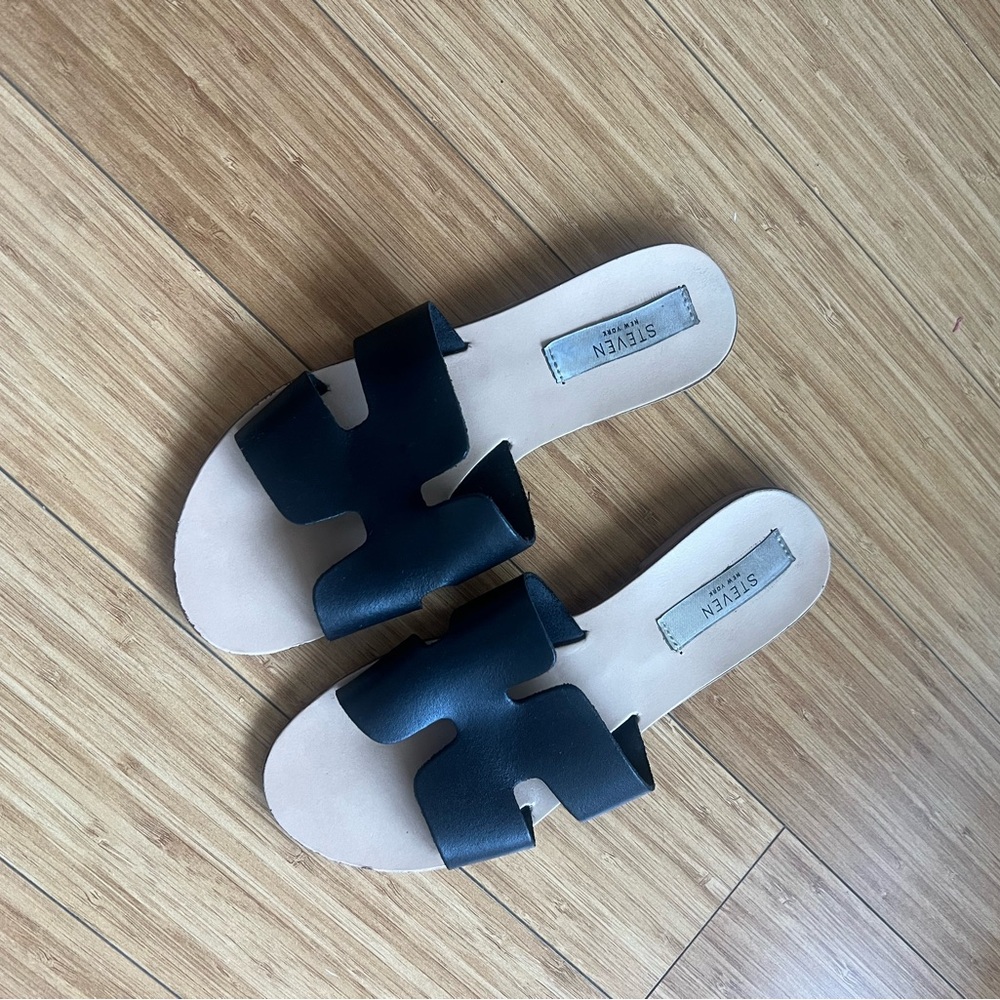 Steve Madden Black and Tan Sandals